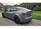 Tesla Model 3 Performance grau matt 2020 Modell