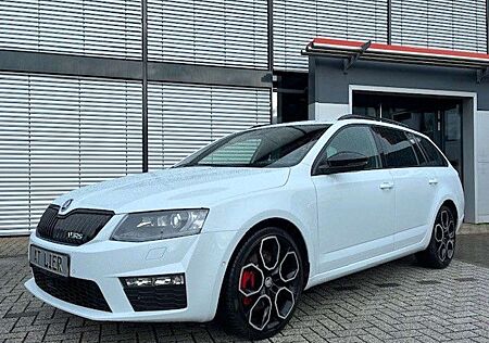 Skoda Octavia Combi RS 2,0 TSI DSG STANDHZ ACC KAMERA