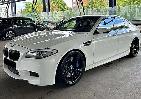 BMW M5 Limousine