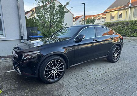 Mercedes-Benz GLC 250 4Matic 9G-TRONIC AMG Line