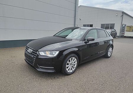 Audi A3 1.8 TFSI attraction quattro Navi SHZ