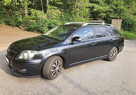Toyota Avensis Combi 1.8 VVT-i Combi Team