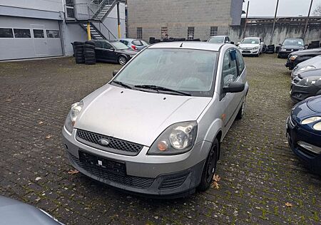 Ford Fiesta **KLIMA+RADIO+ALLWETTER**
