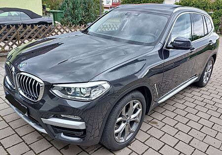 BMW X3 xDrive20i Aut. xLine Pano AHK