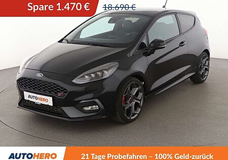 Ford Fiesta 1.5 EcoBoost ST*NAVI*LED*PDC*SHZ*SPUR*PANO*