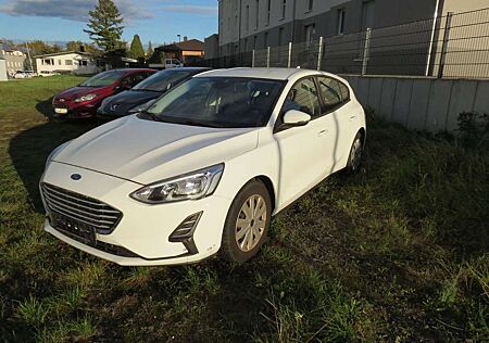 Ford Focus Lim. Trend Türen Fahrerseite beschädigt