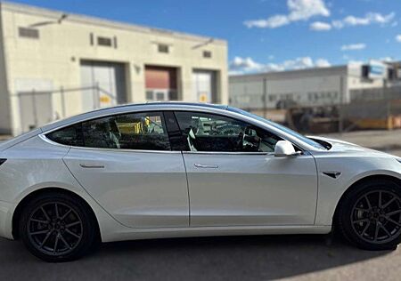 Tesla Model 3 Allradantrieb Dual Motor Performance
