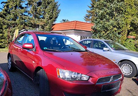 Mitsubishi Lancer Invite