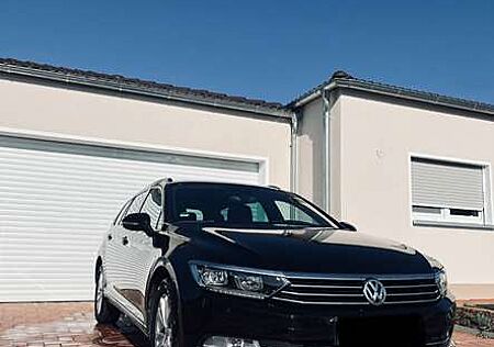 VW Passat Variant Volkswagen 2.0 TDI SCR DSG Highline R-Line