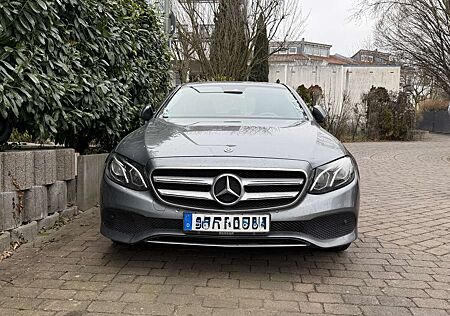 Mercedes-Benz E 220 d Avantgarde / Widescreen