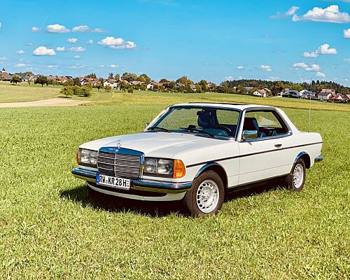 Mercedes-Benz 230 W123 Coupe