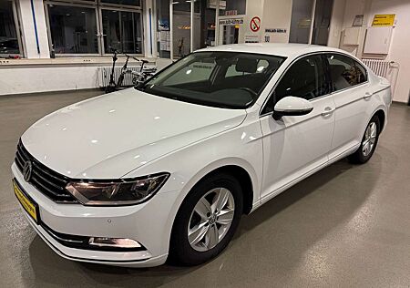 VW Passat Volkswagen Comfortline 1,6 TDİ,Lim.Navi,Klimaaut.,EURO6,ACC+