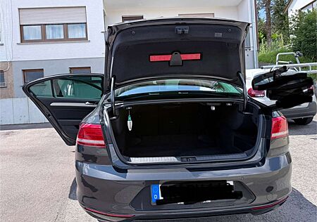 VW Passat Volkswagen 2.0 TDI SCR Highline
