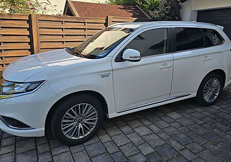 Mitsubishi Outlander 2.4 4WD Plug-In Hybrid