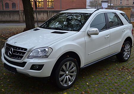 Mercedes-Benz ML 280 CDI Harman - Leder - Navi - AHK -