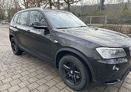 BMW X3 xDrive 20d Leder Navi Ahk. 1.Hand