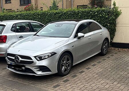 Mercedes-Benz A 250 e |AMG Line | MB - Garantie | Panorama |