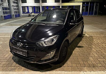 Hyundai i20 1.2 Sonderausstattung GO