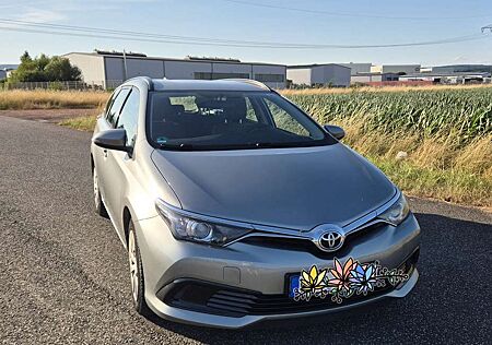 Toyota Auris 1.33 Dual-VVT-i Touring Sports Cool