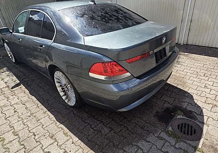 BMW 745i 745
