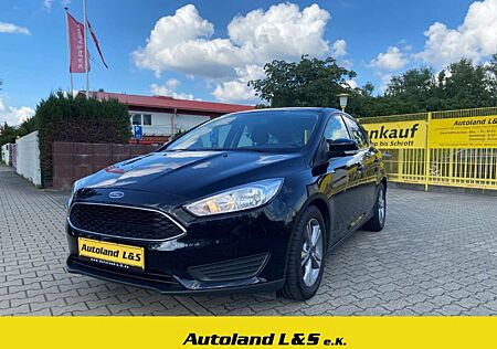 Ford Focus 1.0 EcoBoost,Alu,WKR,SH,PDC,Frontscheibenheizung,