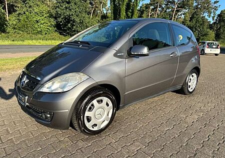 Mercedes-Benz A 150 mit Klimaanlage und Allwetterreifen