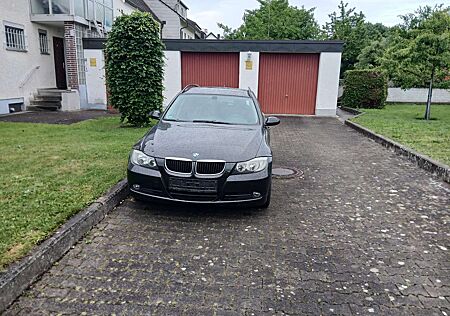 BMW 320i 320 Touring Aut.