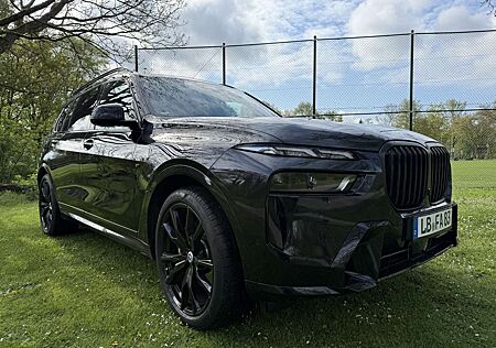 BMW X7 xDrive 40 i M Sport Massage X-Offroad Volleder HK