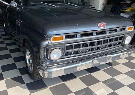 Ford F 100 Pick Up