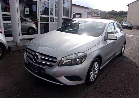 Mercedes-Benz A 180 Style Klima ALU SHZ Navi Teilleder