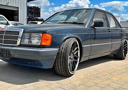 Mercedes-Benz 190 /TUNING/RADIO/SERVO