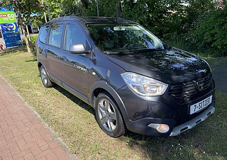 Dacia Lodgy 1,3 ltr Stepway Plus 7-SITZER/AHK/GJR/KAMERA/APPLE