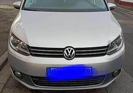 VW Touran Volkswagen 1.6 TDI DPF BlueMotion Technology Life
