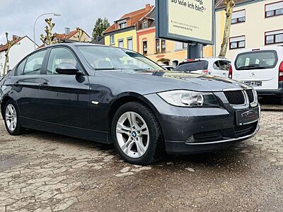 BMW 318 i Limousine Automatik Navi Leder SD SHZG PDC