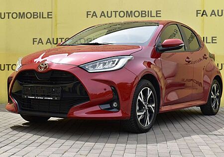 Toyota Yaris Hybrid Team /KLIMA/DIGITAL TACHO/PDC/ACC/