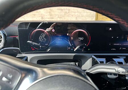 Mercedes-Benz CLA 200 7G-DCT AMG Line