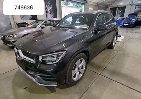 Mercedes-Benz GLC 220 4M 2x AMG Line LED 19" FahrAss+ Kam DAB