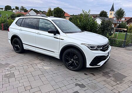VW Tiguan Volkswagen Diesel 2.0 TDI SCR 4MOTION DSG R-Line