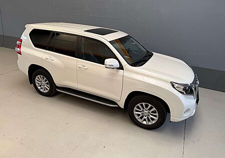 Toyota Land Cruiser 2.8 D-4D Automatik TEC-Edition 7 Sitze 1 Hand