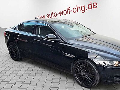Jaguar XE 20t Pure mit 19 Zoll Carmani