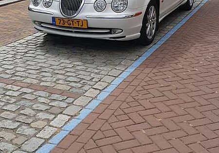 Jaguar S-Type 4.0 V8