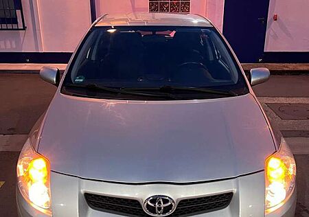 Toyota Auris 1.6 VVT-i Sol