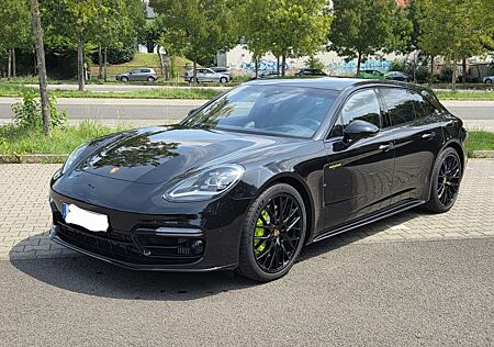 Porsche Panamera Sport Turismo 4 E-Hybrid Platinum Edition