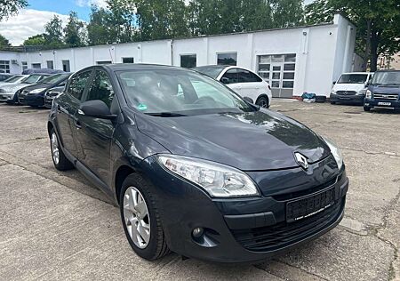 Renault Megane III Lim. 5-trg. SCHECKHEFT, TÜV