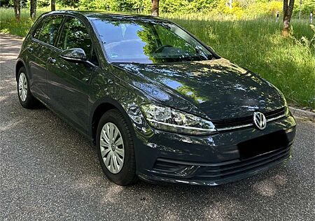 VW Golf Volkswagen 1.6 TDI SCR Trendline