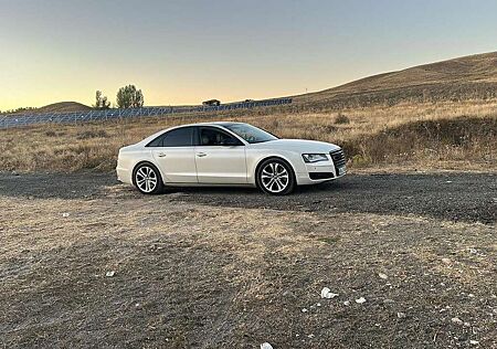Audi A8 4.2 TDI DPF quattro tiptronic