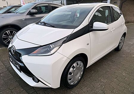 Toyota Aygo 1.0 x-play touch Automatik, erst 14Tkm