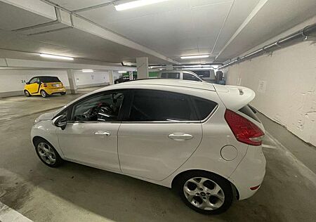 Ford Fiesta 5-Türer 1.6 Ti-VCT Ghia