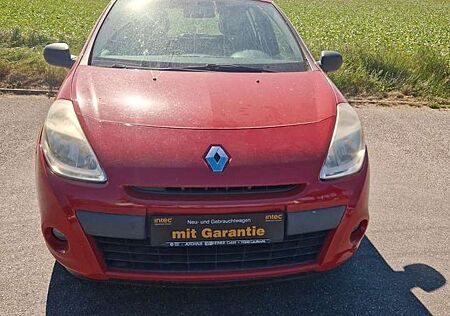 Renault Clio Expression 1.2 16V 75