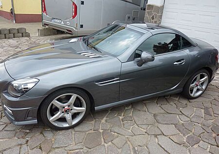 Mercedes-Benz SLK 200 9G-TRONIC